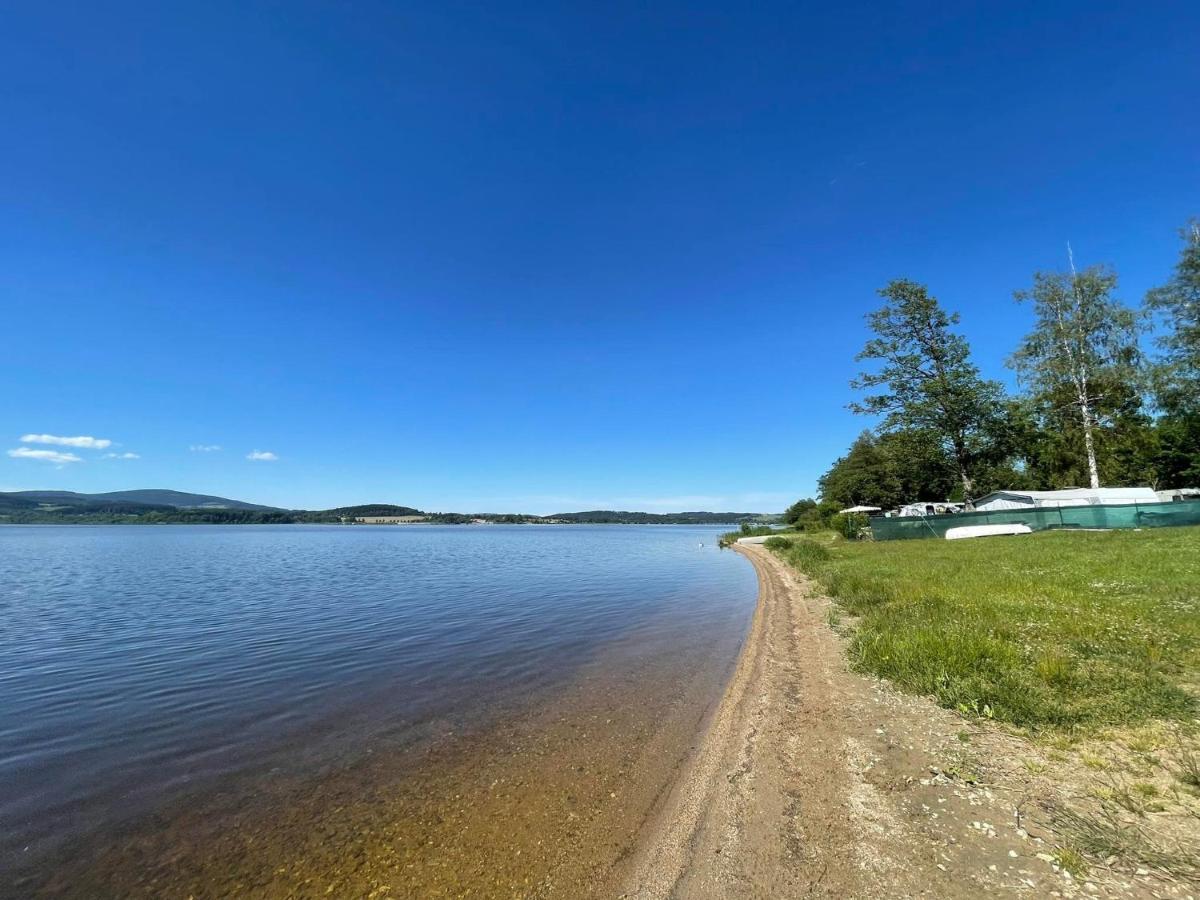 Hobiti Chatka Lipno Черна-в-Пошумави Экстерьер фото